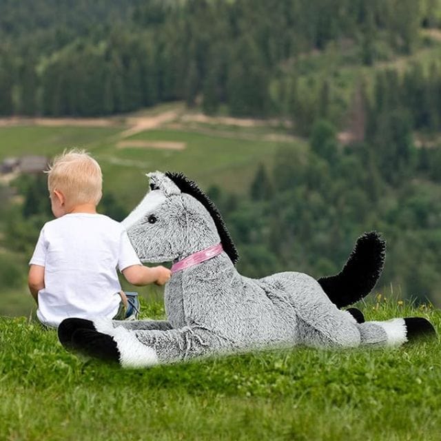 Cheval en peluche hyper câlin