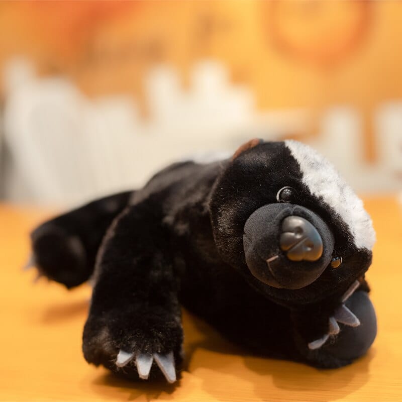Grosse peluche réaliste de blaireau