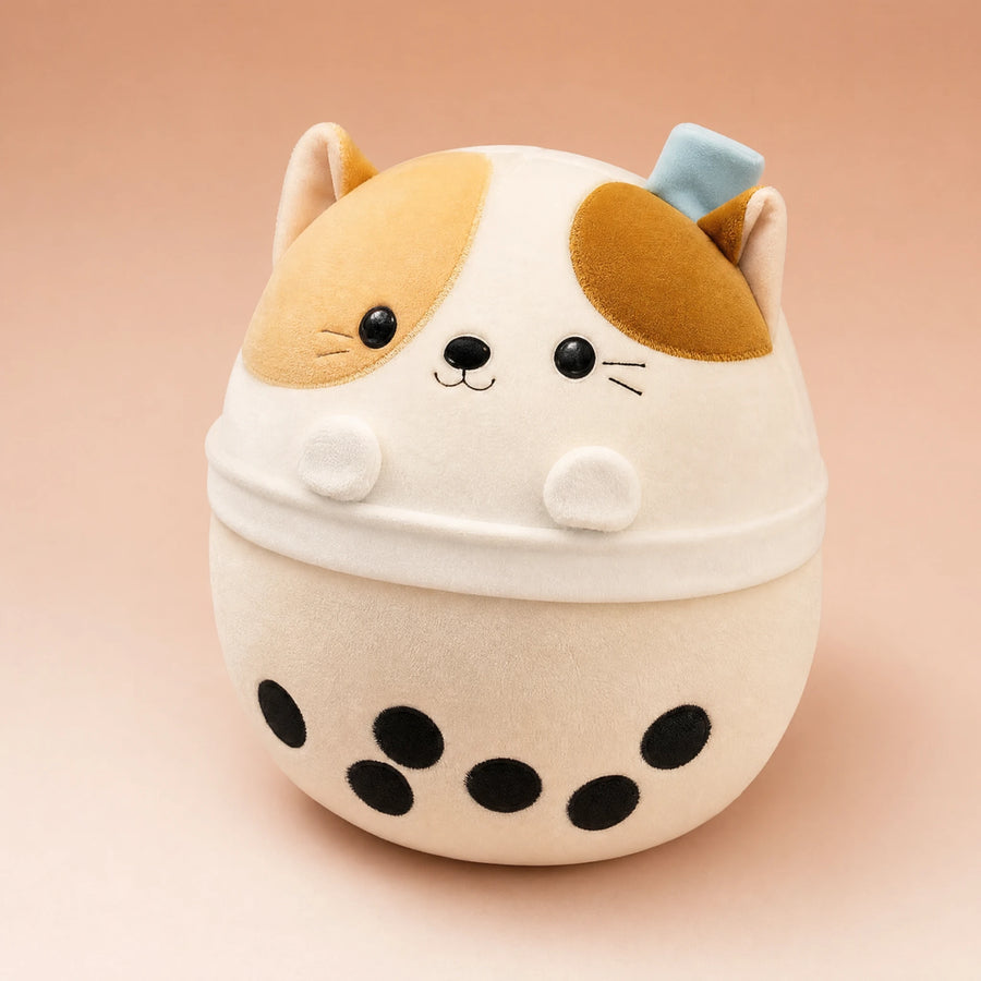 Peluche Chat Bubble Tea Ronde et Moelleuse - Fond beige rosé, autre angle
