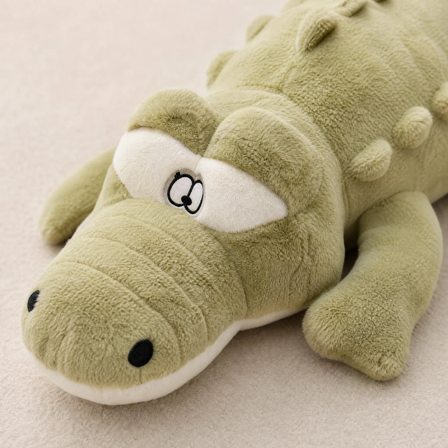 Peluche Crocodile Géante aux Yeux Expressifs - Détail matière
