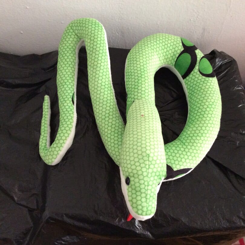 Peluche réaliste serpent de la jungle