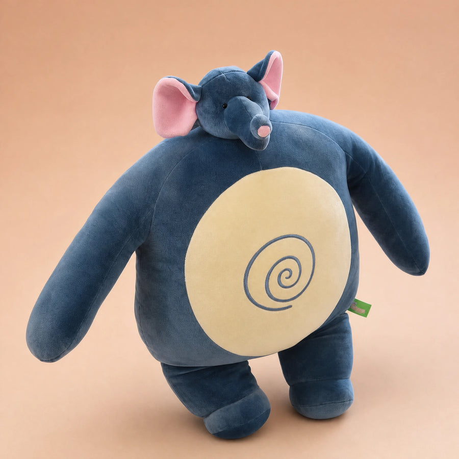 Peluche Souris Géante Bodybuildée Gris et Crème - Fond beige rosé, autre angle
