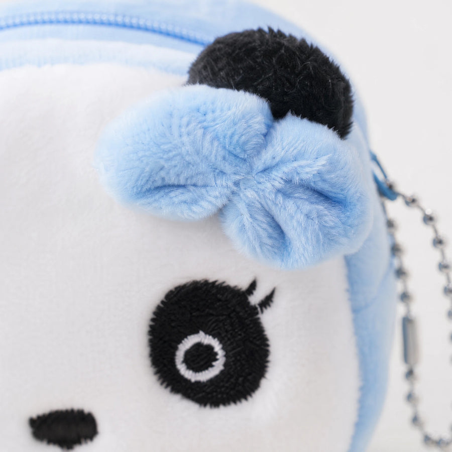 Porte-monnaie peluche panda bleu avec nœud et chaînette - Détail matière