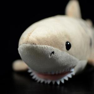 Requin tigre en peluche géante Requin tigre