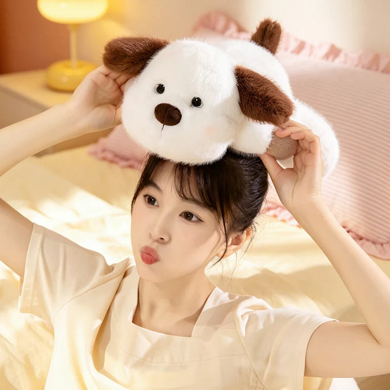 Peluche chien allongé aux longues oreilles tombantes, 25 ou 35 cm