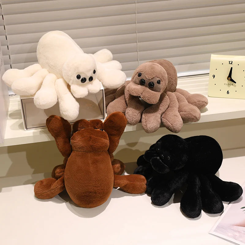 Peluches araignées réalistes, décoration qui reste toute l'année