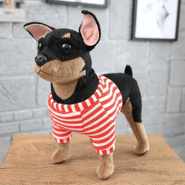Chiot en peluche debout réaliste