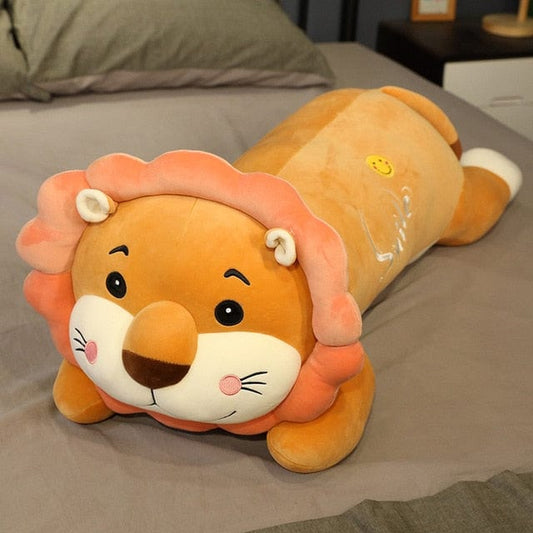 Gentil lion en peluche géante aux yeux qui brillent