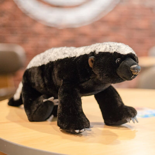 Grosse peluche réaliste de blaireau