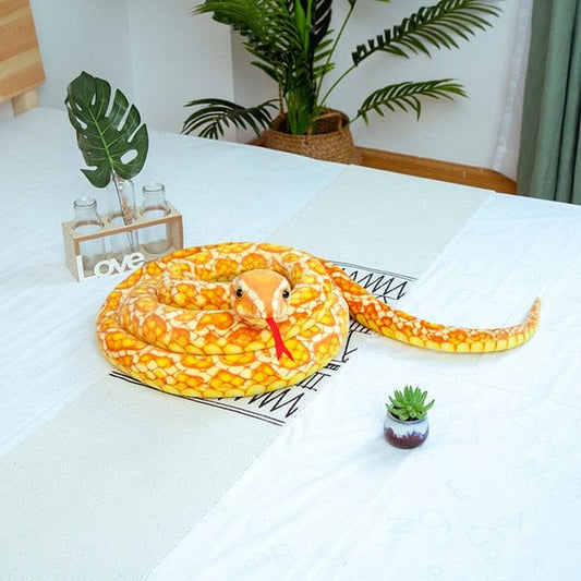 Longue peluche serpent réaliste et adorable