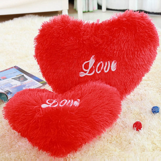 Moelleux cœur en peluche pour un amour éternel