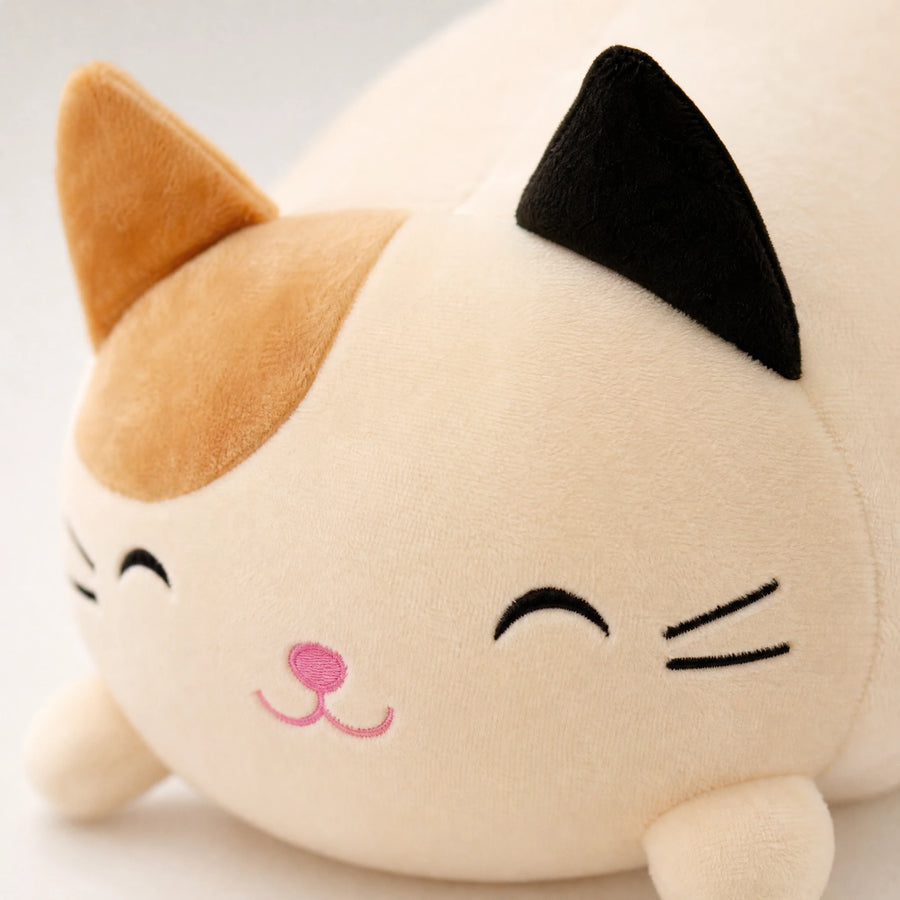 Peluche Chat Squishmallow Bicolore Beige et Blanc - Détail matière
