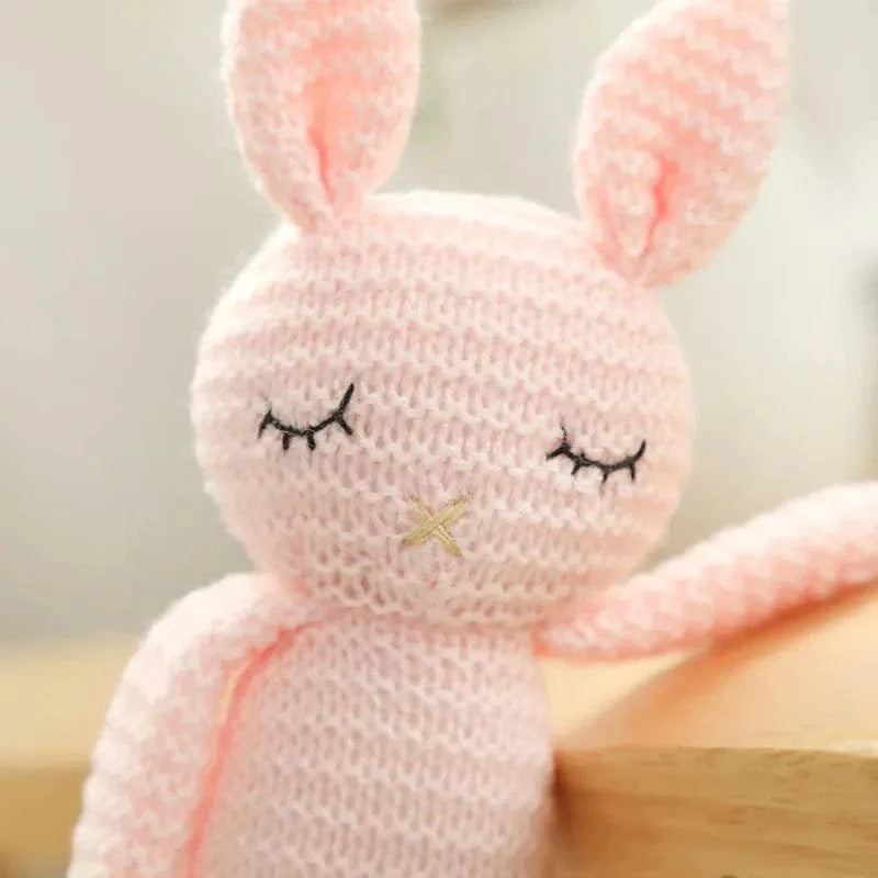 Peluche crochet lapin aux longues jambes