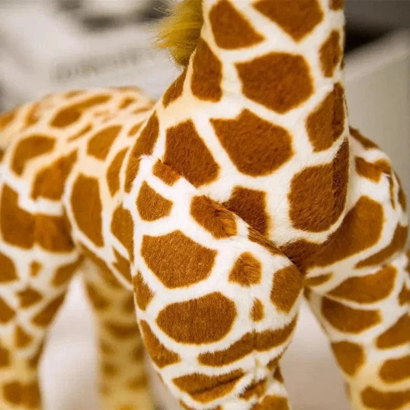 Peluche girafe douce et joyeuse
