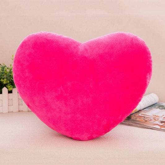 Peluche pleine d'amour en forme de cœur