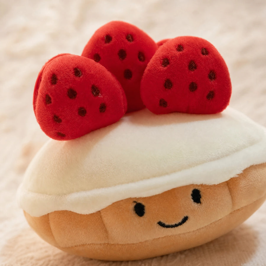 Peluche Tarte aux Fraises avec Visage Souriant - Détail matière