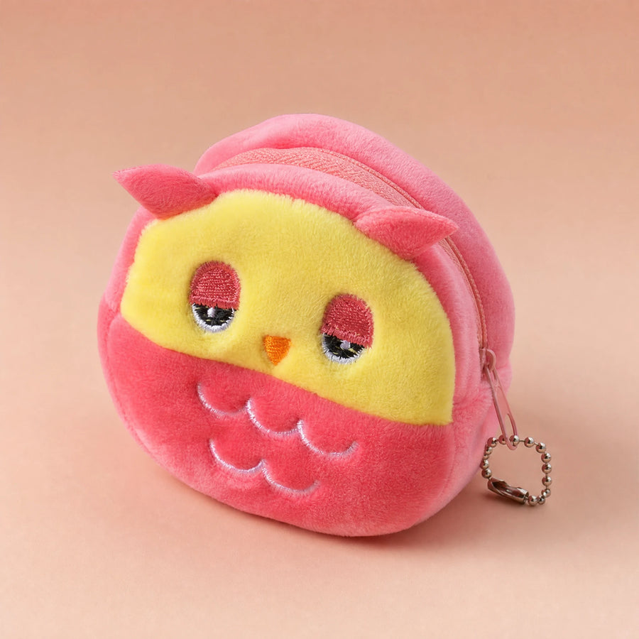 Sac Peluche Hibou Rose et Jaune avec Porte-clés - Fond beige rosé, autre angle